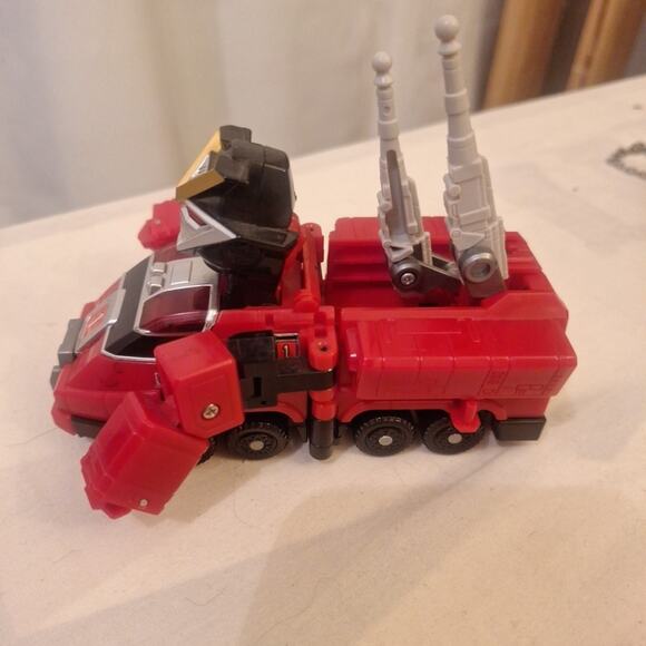 Power Rangers Turbo Deluxe Rescue Megazord Fire Truck Red 1997 - Picture 2 of 8